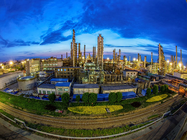 Onorare il lavoro di squadra: partnership con Urumqi Petrochemical